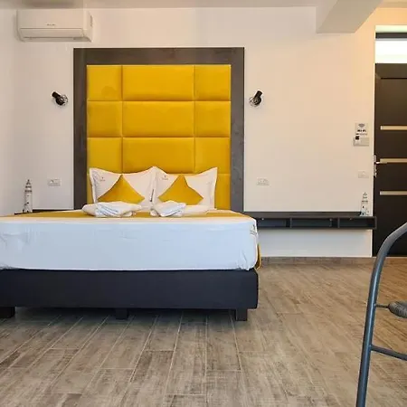 Yamada Apartahotel 4*